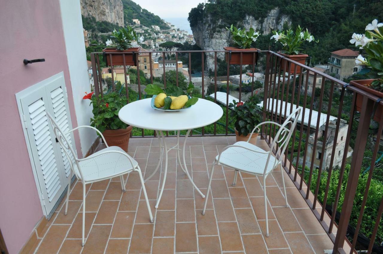 Via Paradiso Amalfi Esterno foto