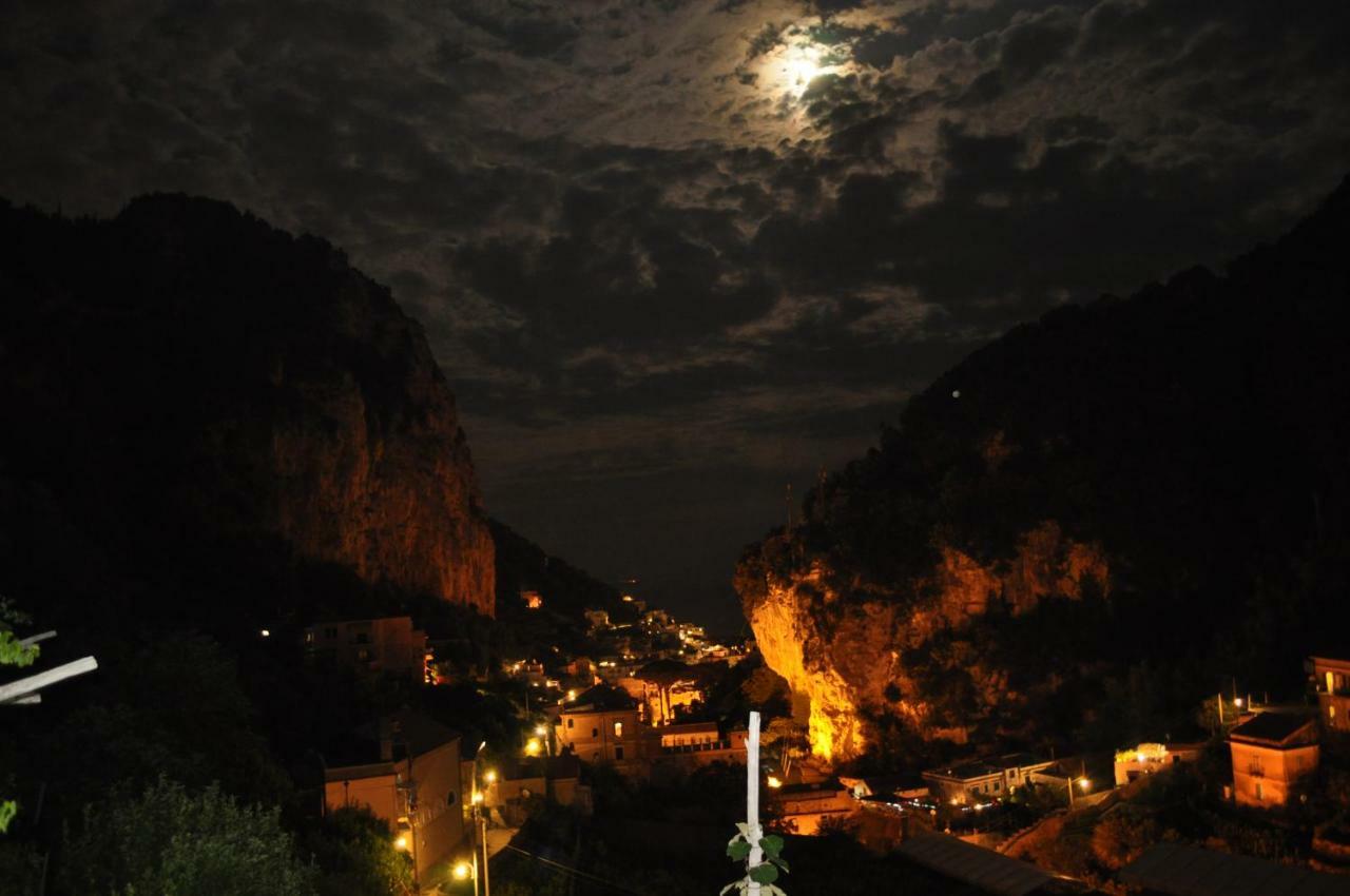 Via Paradiso Amalfi Esterno foto